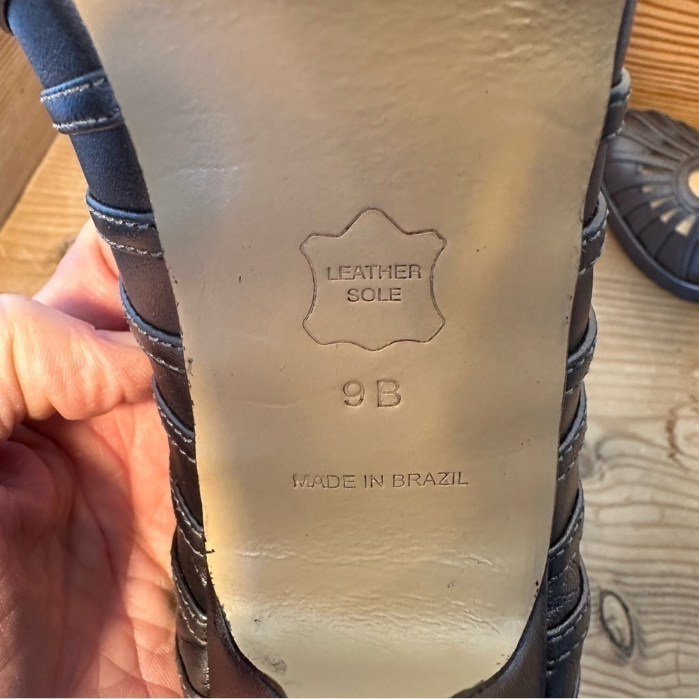 Talbots pewter bronze  pewter leather heels in like new condition. - Picture 12 of 16